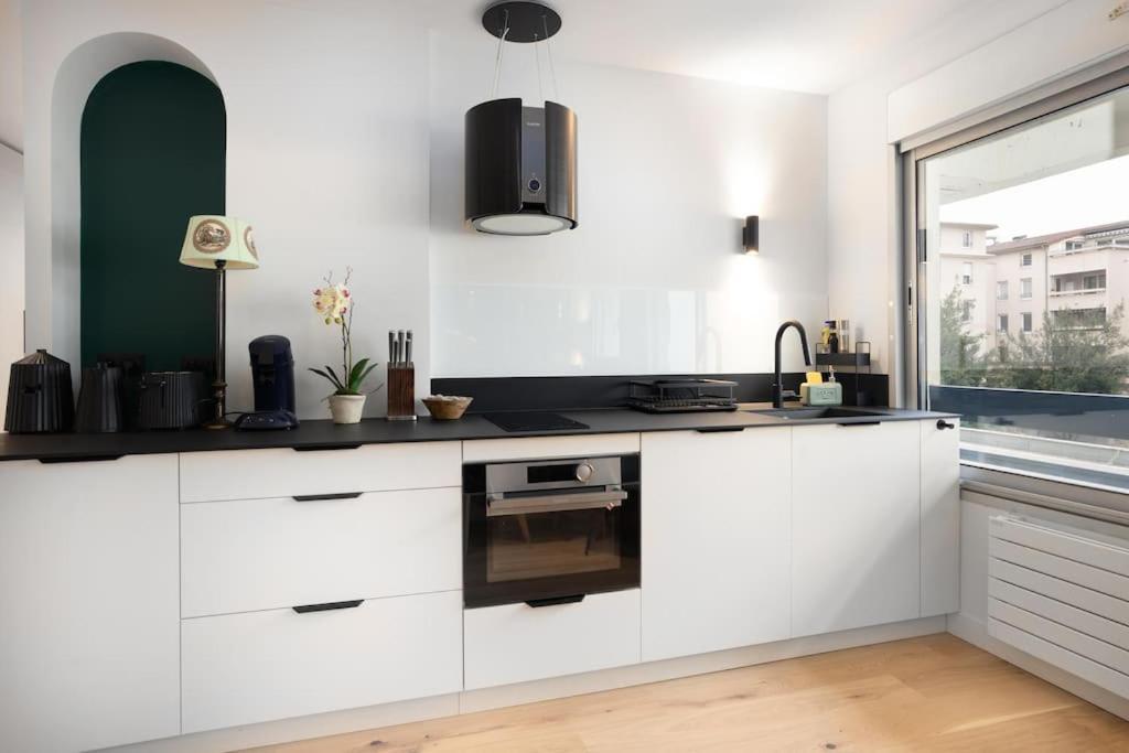 Appartement Standing -T3- Centre Ecully Exterior photo